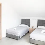 Hilltop Apartamento *