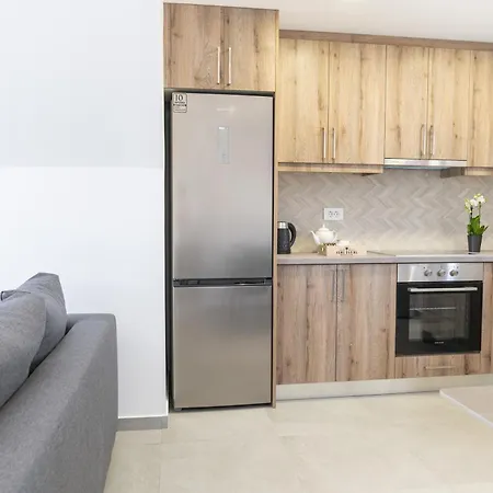 Hilltop Apartment *